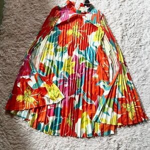 Buxom Curvy Floral Vivid Bright Avant Garde Statement Pleated Flowy Sleeve Dress